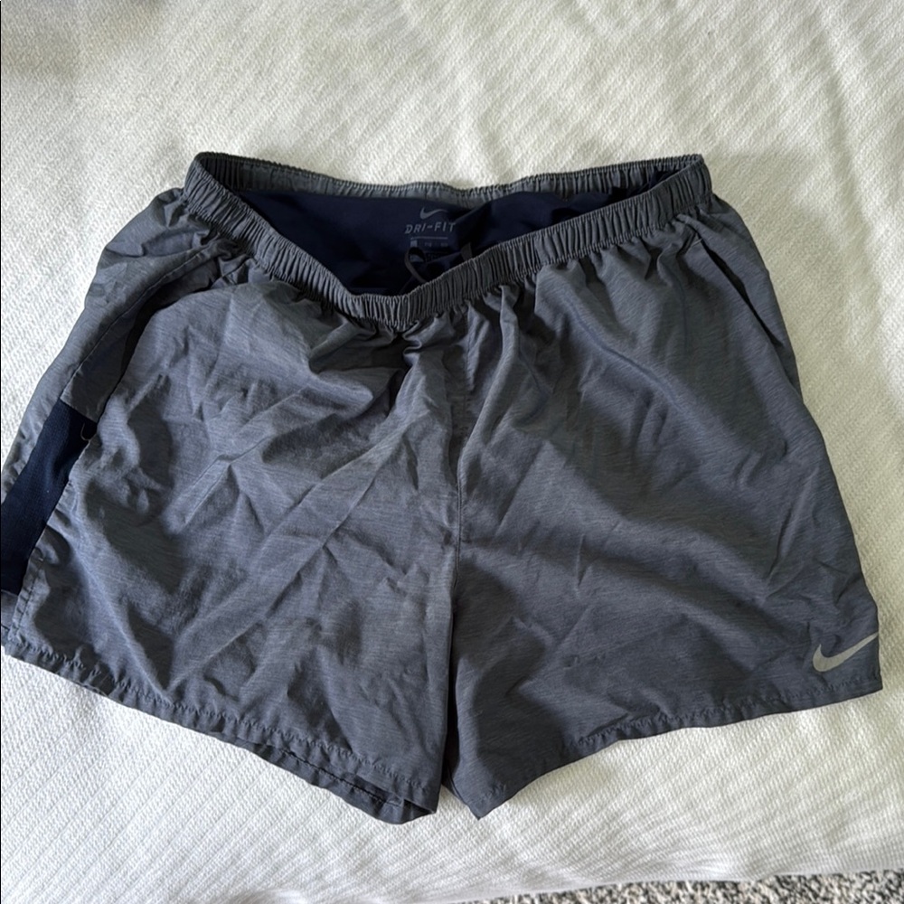 Nike Gray Athletic Shorts Quick-Drying Lightweight